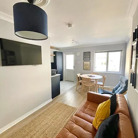 شقة Fantastic Centre Location - Sleeps 5 *