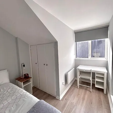 شقة Fantastic Centre Location - Sleeps 5 *