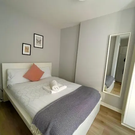 Fantastic Centre Location - Sleeps 5