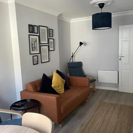 شقة Fantastic Centre Location - Sleeps 5 *