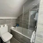 Fantastic Centre Location - Sleeps 5 Galway